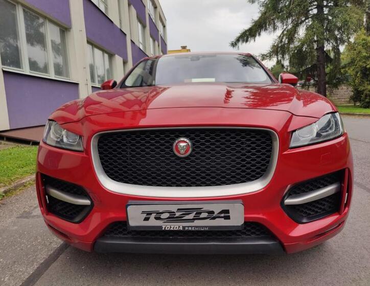 Jaguar F-Pace 7
