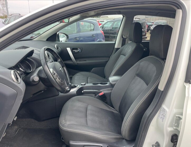 Nissan Qashqai SUV / Terénní 2,0 l 104 kw