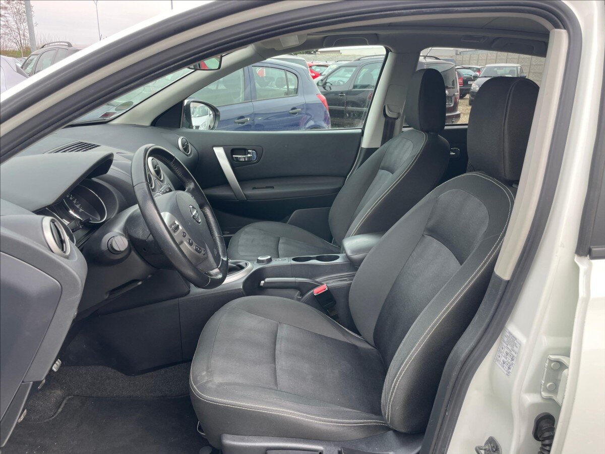 Nissan Qashqai SUV / Terénní 2,0 l 104 kw