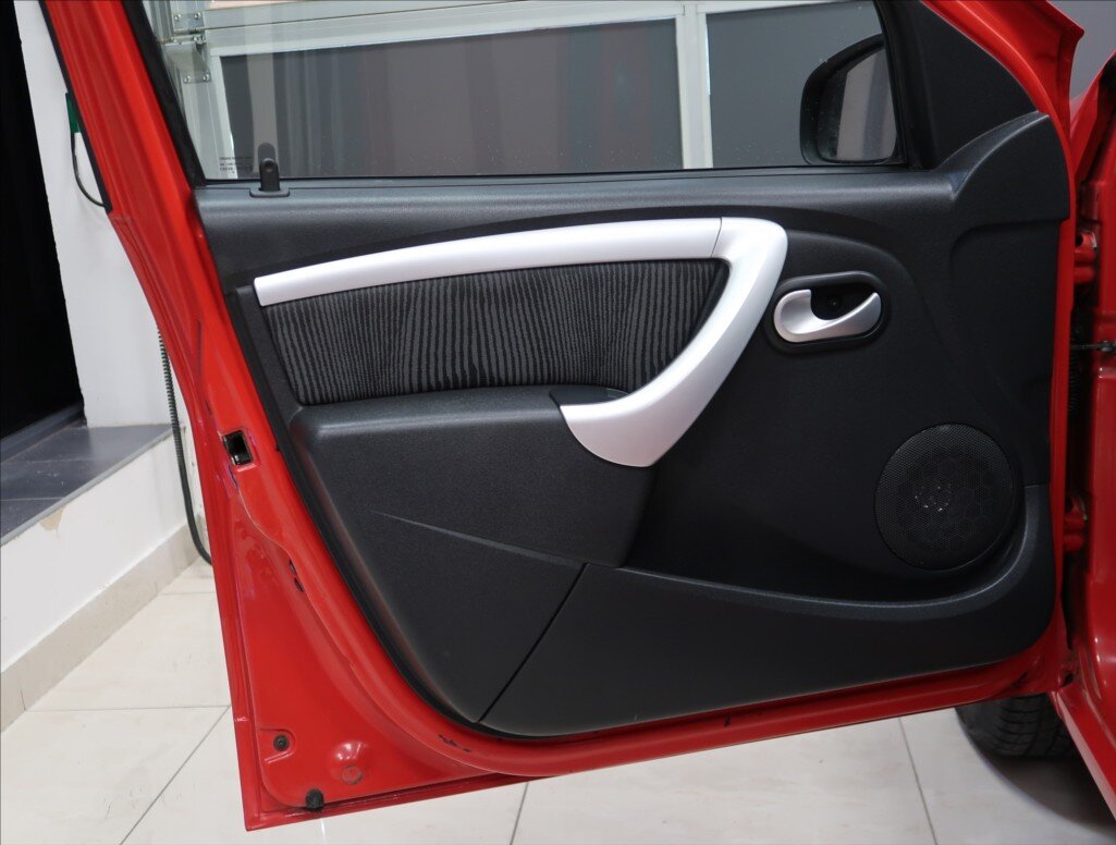 Dacia Sandero Hatchback 1,1 l 55 kw