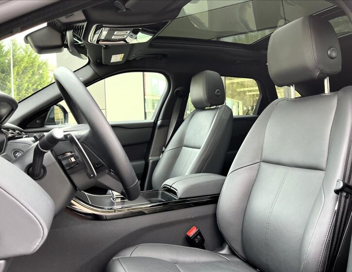 Land Rover Range Rover Velar SUV 2,0 l 150 kw