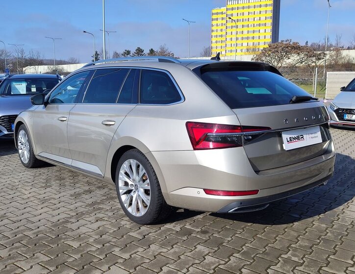 Škoda Superb Kombi 1,5 l 110 kw