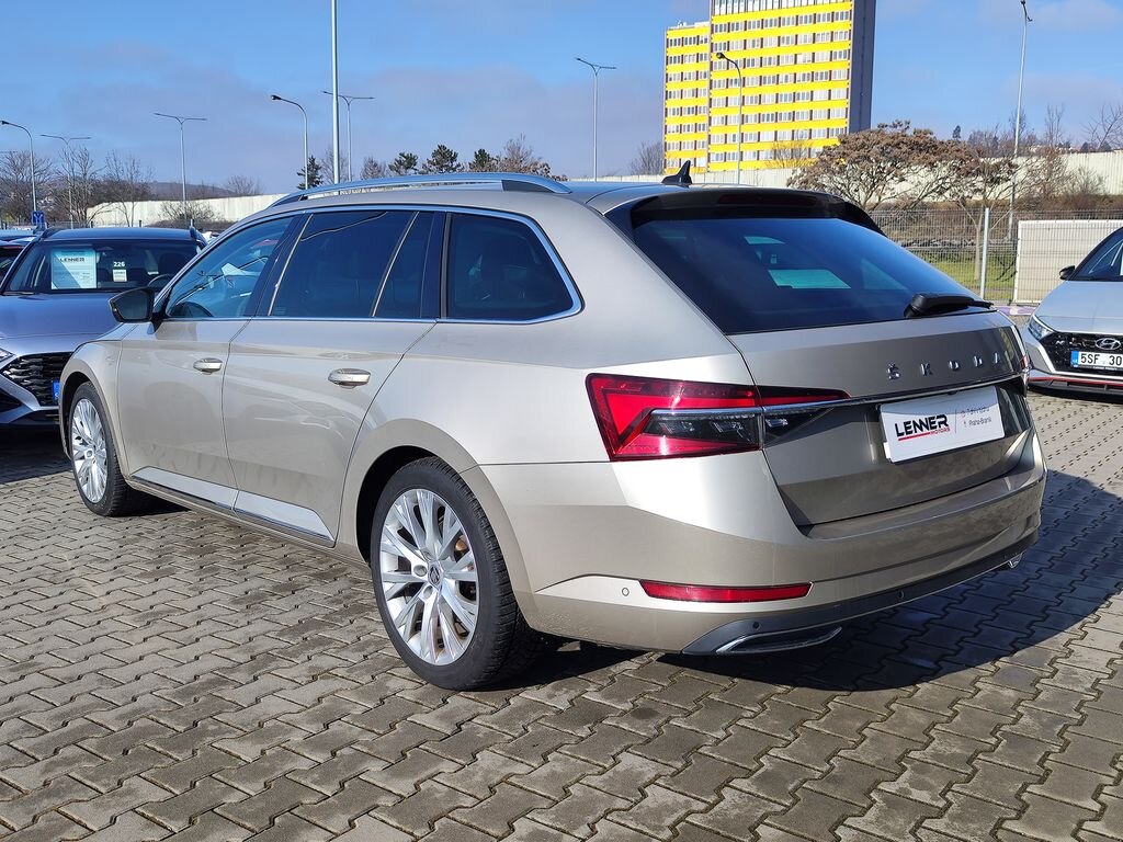 Škoda Superb Kombi 1,5 l 110 kw