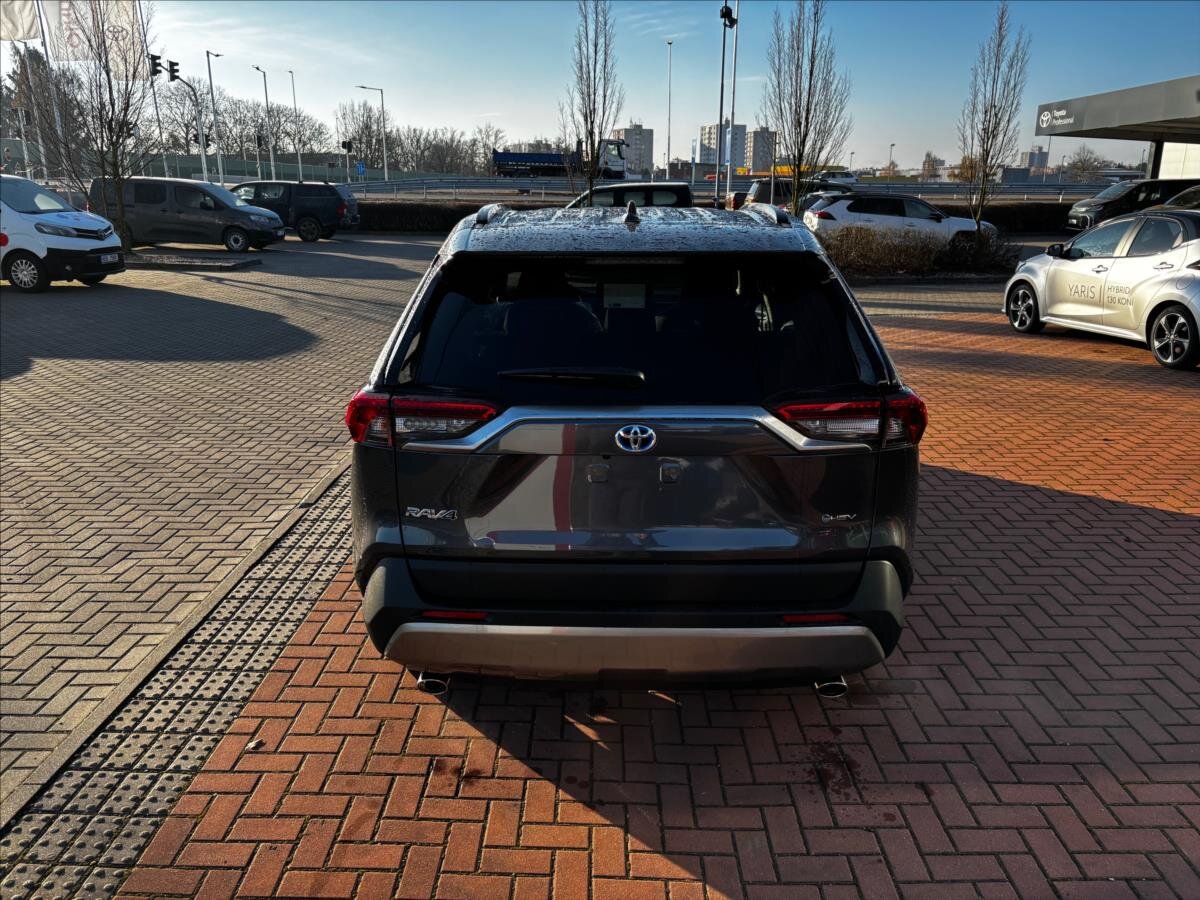 Toyota RAV4 SUV 2,5 l 163 kw