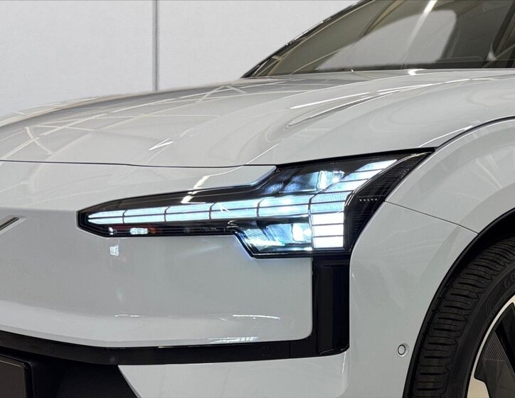 Volvo EX30 CUV 0,0 200 kw