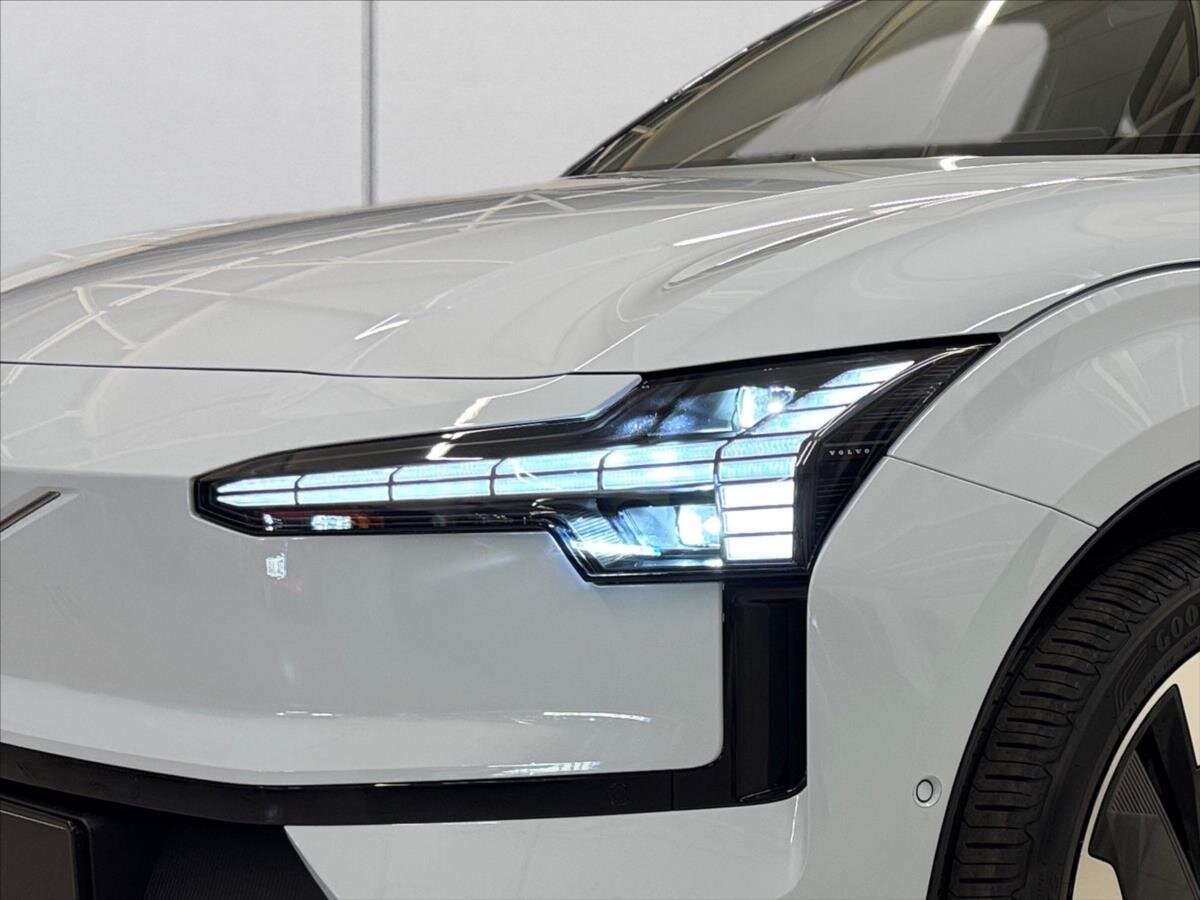 Volvo EX30 CUV 0,0 200 kw