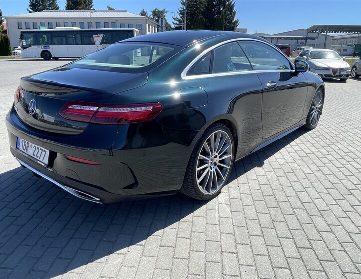 Mercedes-Benz Třídy E Kupé 2,0 l 180 kw