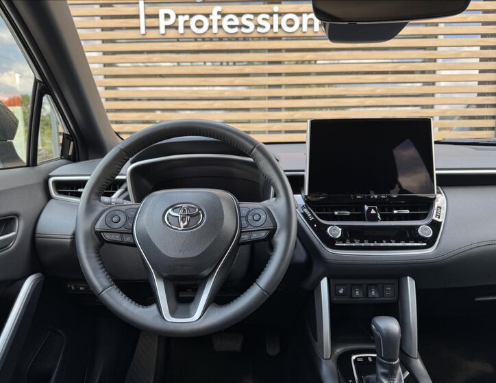 Toyota Corolla Cross 5