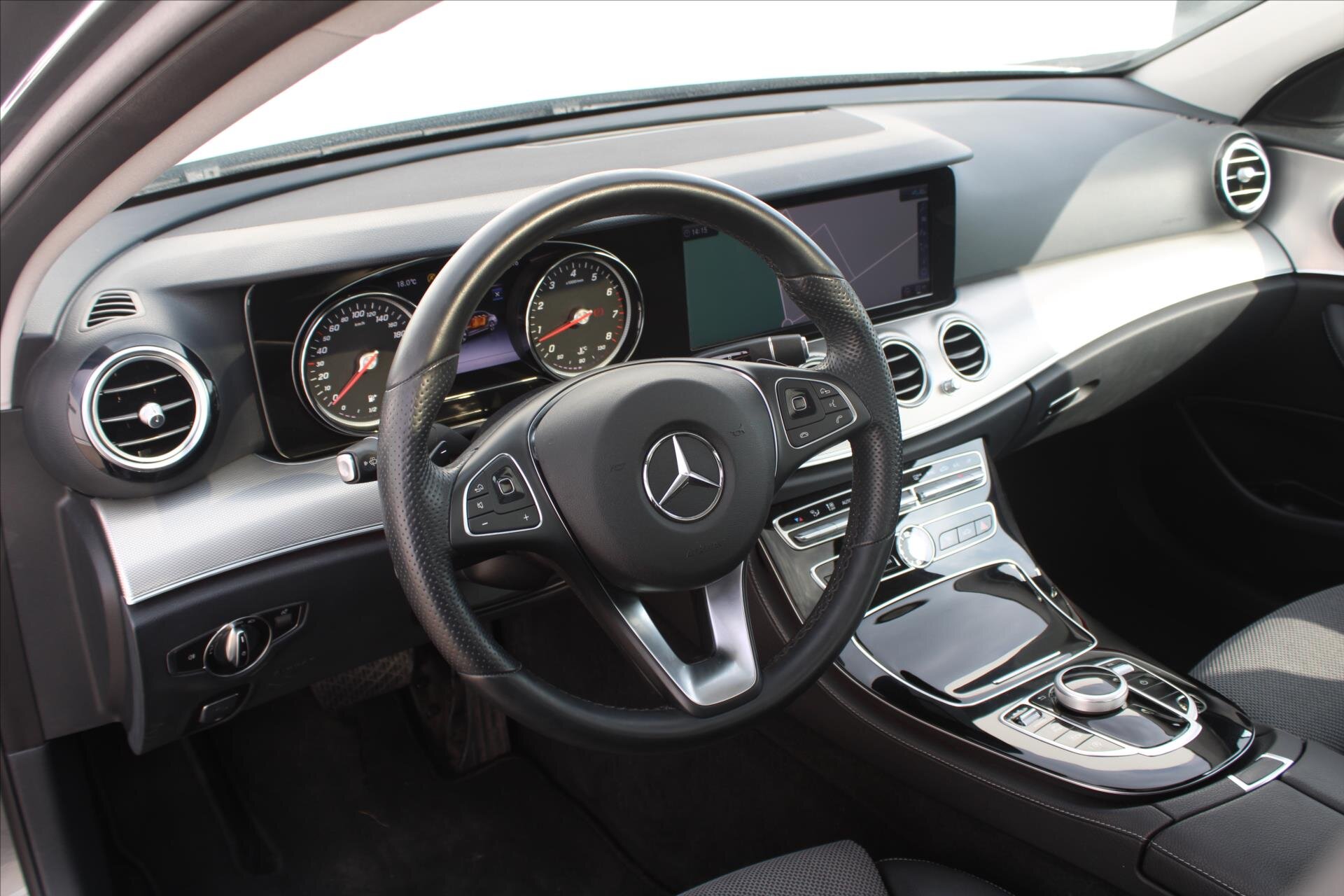 Mercedes-Benz Třídy E Sedan 2,0 l 155 kw