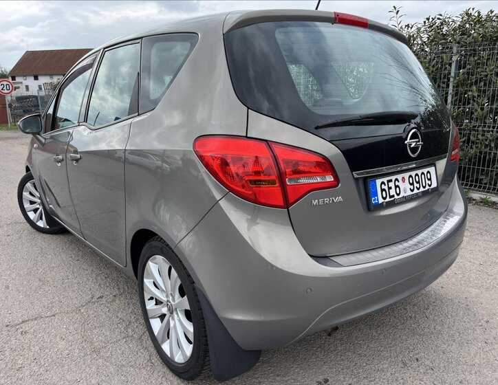 Opel Meriva MPV 1,4 l 88 kw