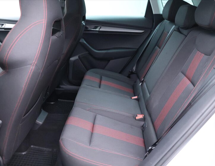 Škoda Karoq SUV / Terénní 2,0 l 110 kw