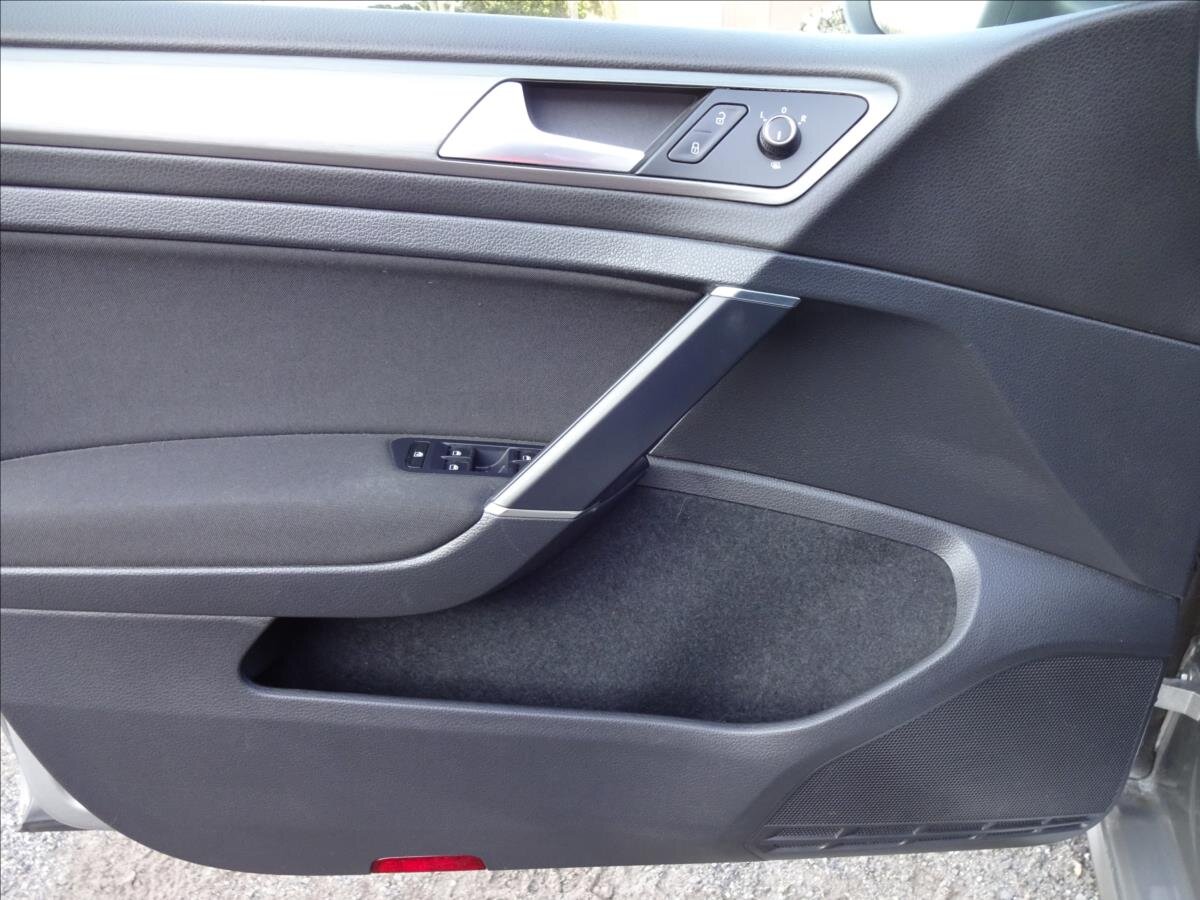 Volkswagen Golf Kombi 1,2 l 77 kw