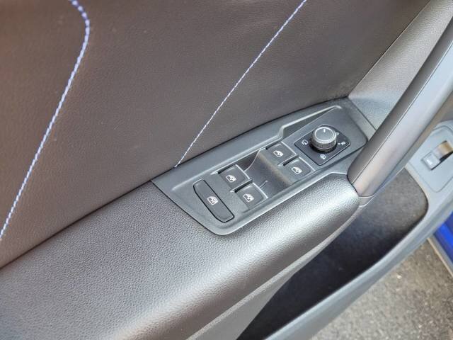 Volkswagen Tiguan SUV 2,0 l 235 kw