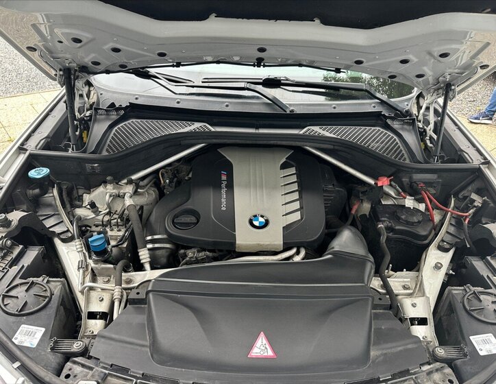 BMW X5 Kombi 3,0 l 280 kw