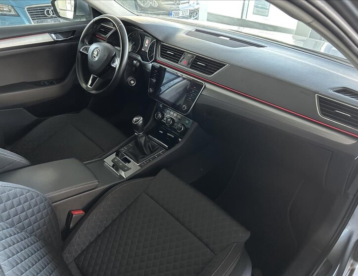 Škoda Superb Sedan / Limuzína 1,4 l 110 kw