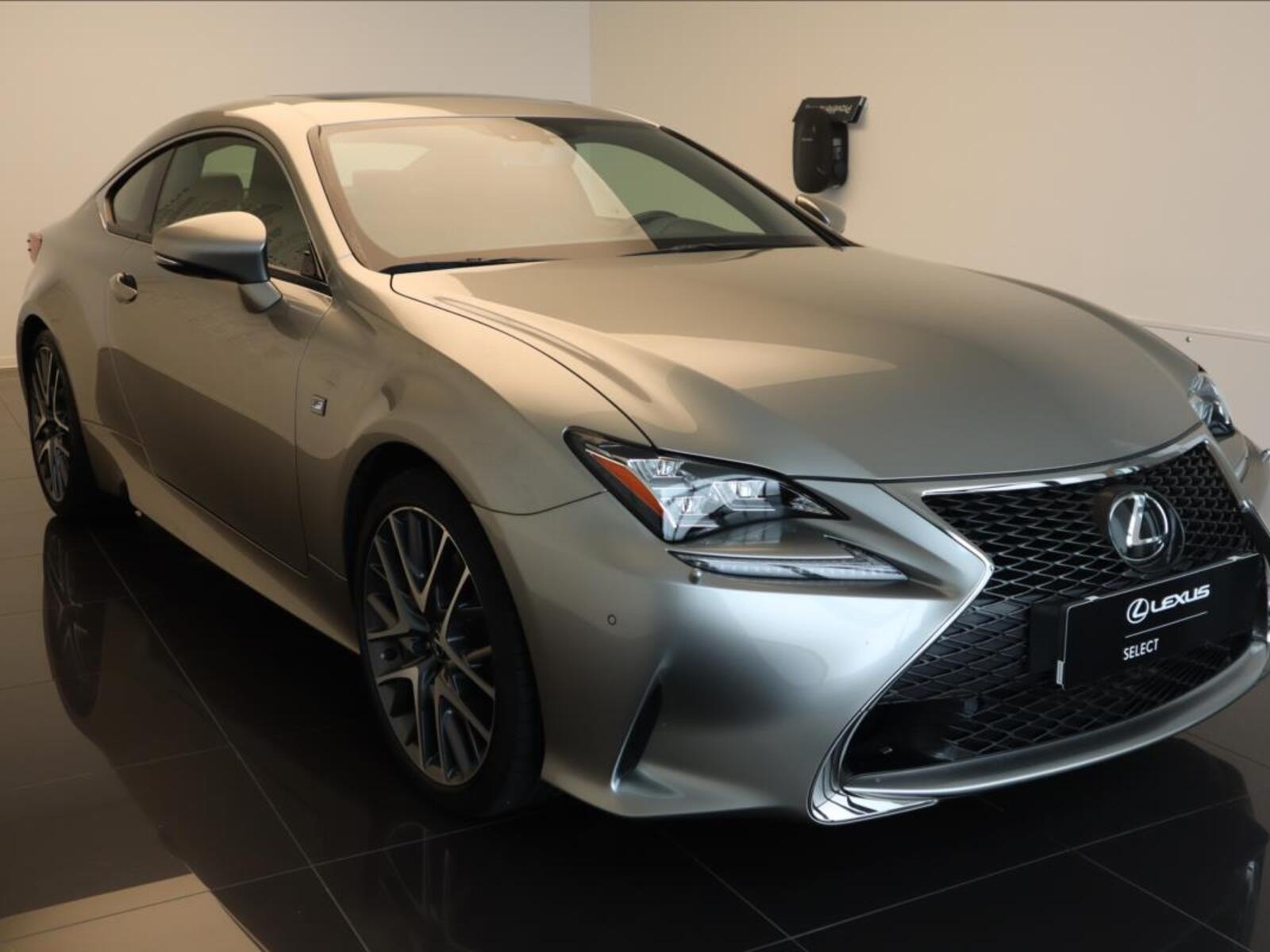 Lexus RC 200t 2
