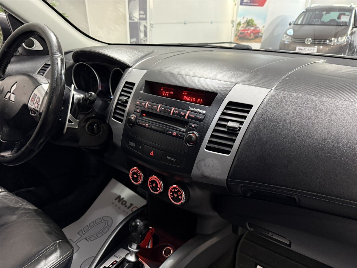 Mitsubishi Outlander SUV / Terénní 2,2 l 115 kw