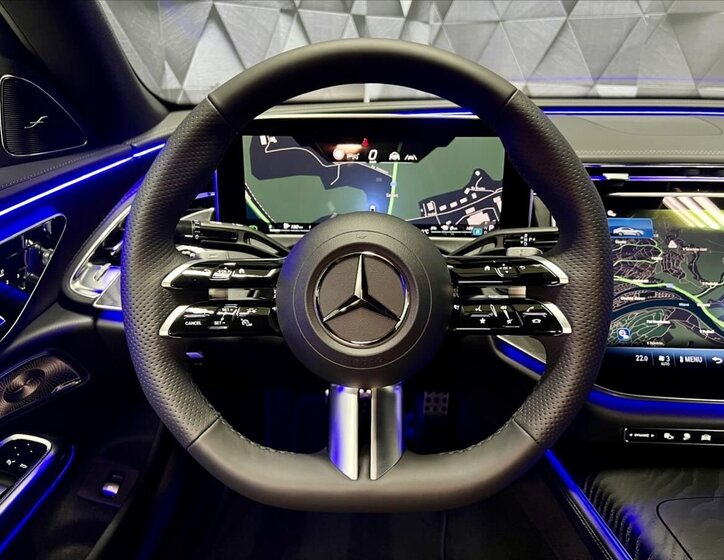 Mercedes-Benz Třídy E Sedan / Limuzína 2,0 l 240 kw