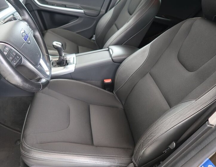 Volvo V60 Kombi 2,0 l 110 kw