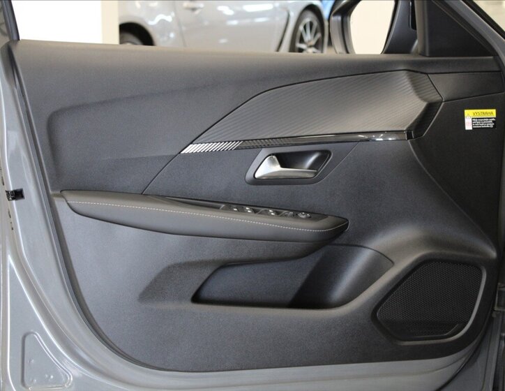 Peugeot 208 Hatchback 1,2 l 81 kw