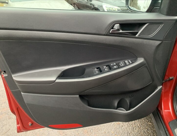 Hyundai Tucson SUV / Terénní 1,6 l 100 kw