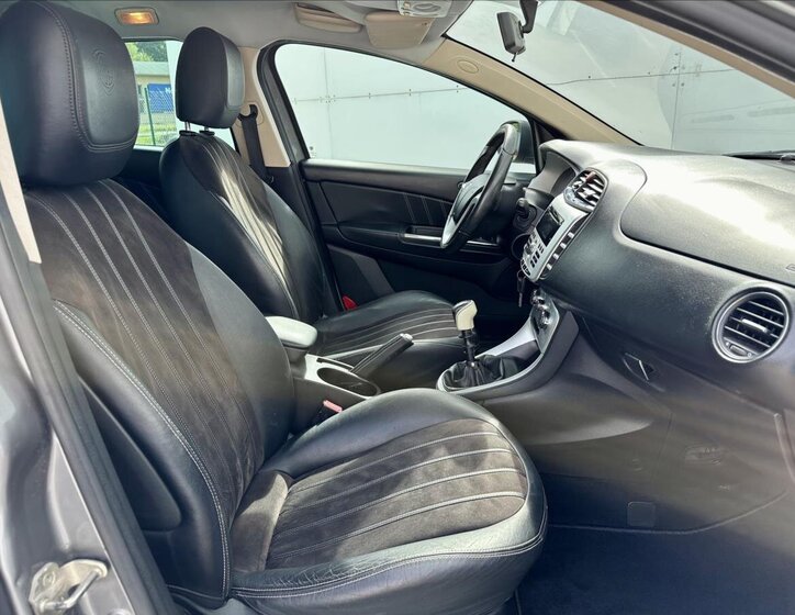 Lancia Delta Hatchback 1,6 l 88 kw