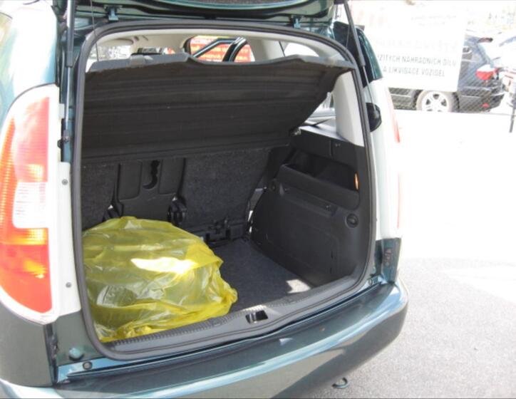 Škoda Roomster 10