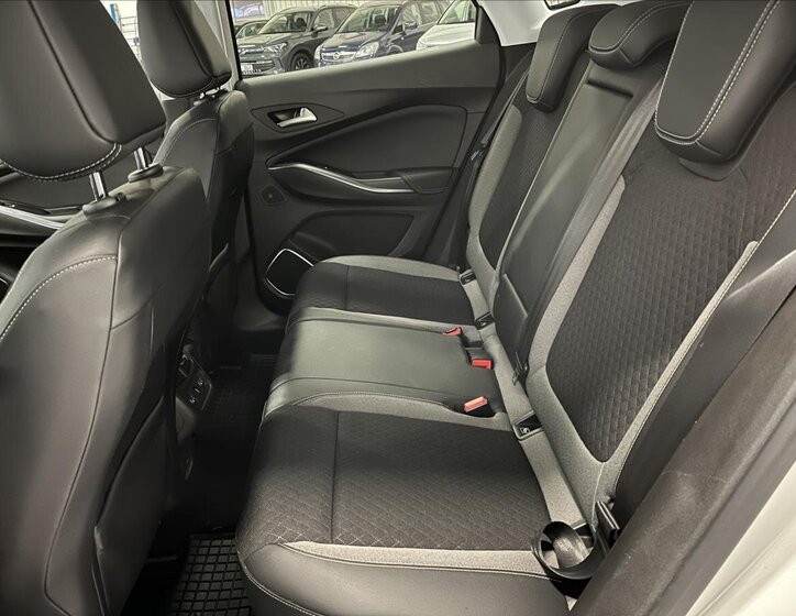 Opel Grandland X SUV / Terénní 1,2 l 96 kw