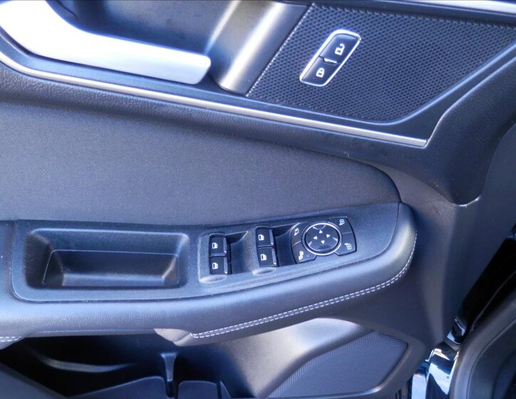 Ford S-MAX MPV 2,0 l 110 kw