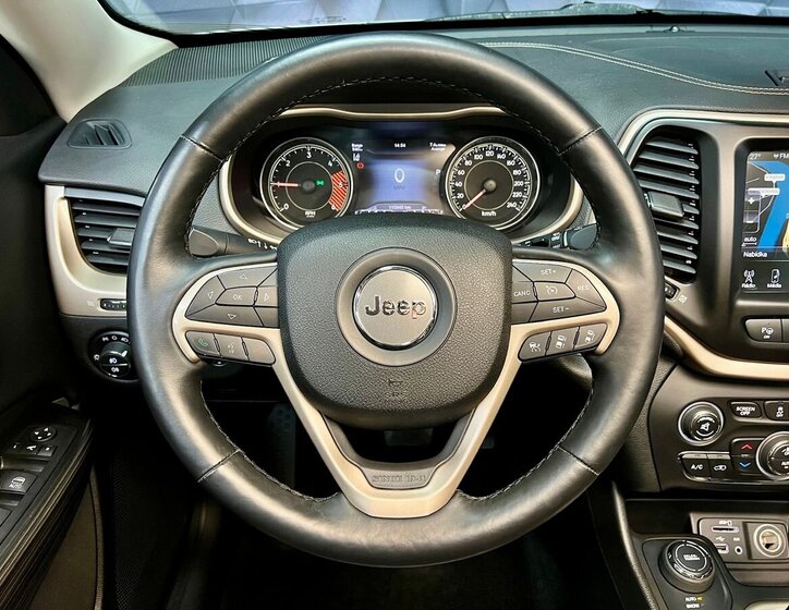 Jeep Cherokee SUV / Terénní 2,0 l 125 kw