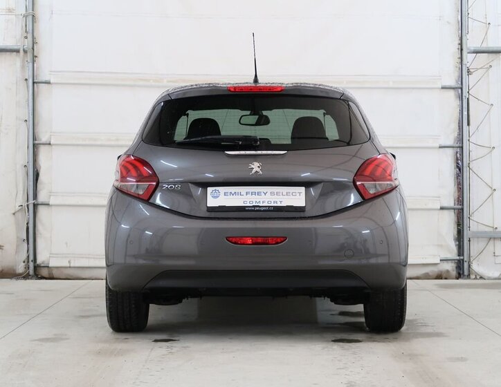 Peugeot 208 Hatchback 1,2 l 61 kw