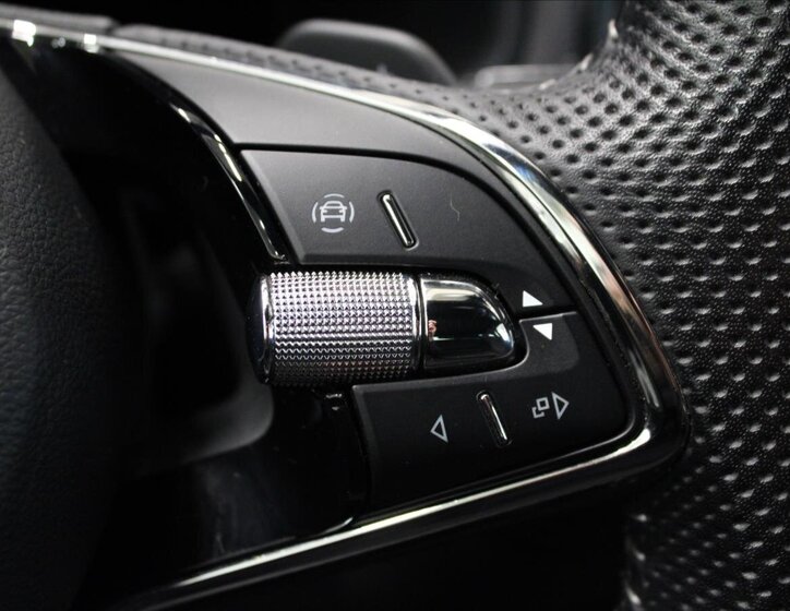 Škoda Karoq SUV / Terénní 1,5 l 110 kw