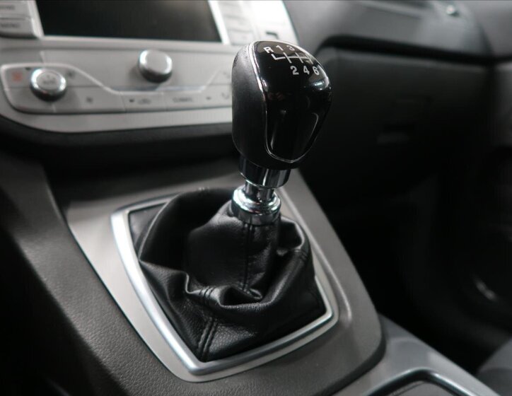 Ford Kuga SUV / Terénní 2,0 l 103 kw