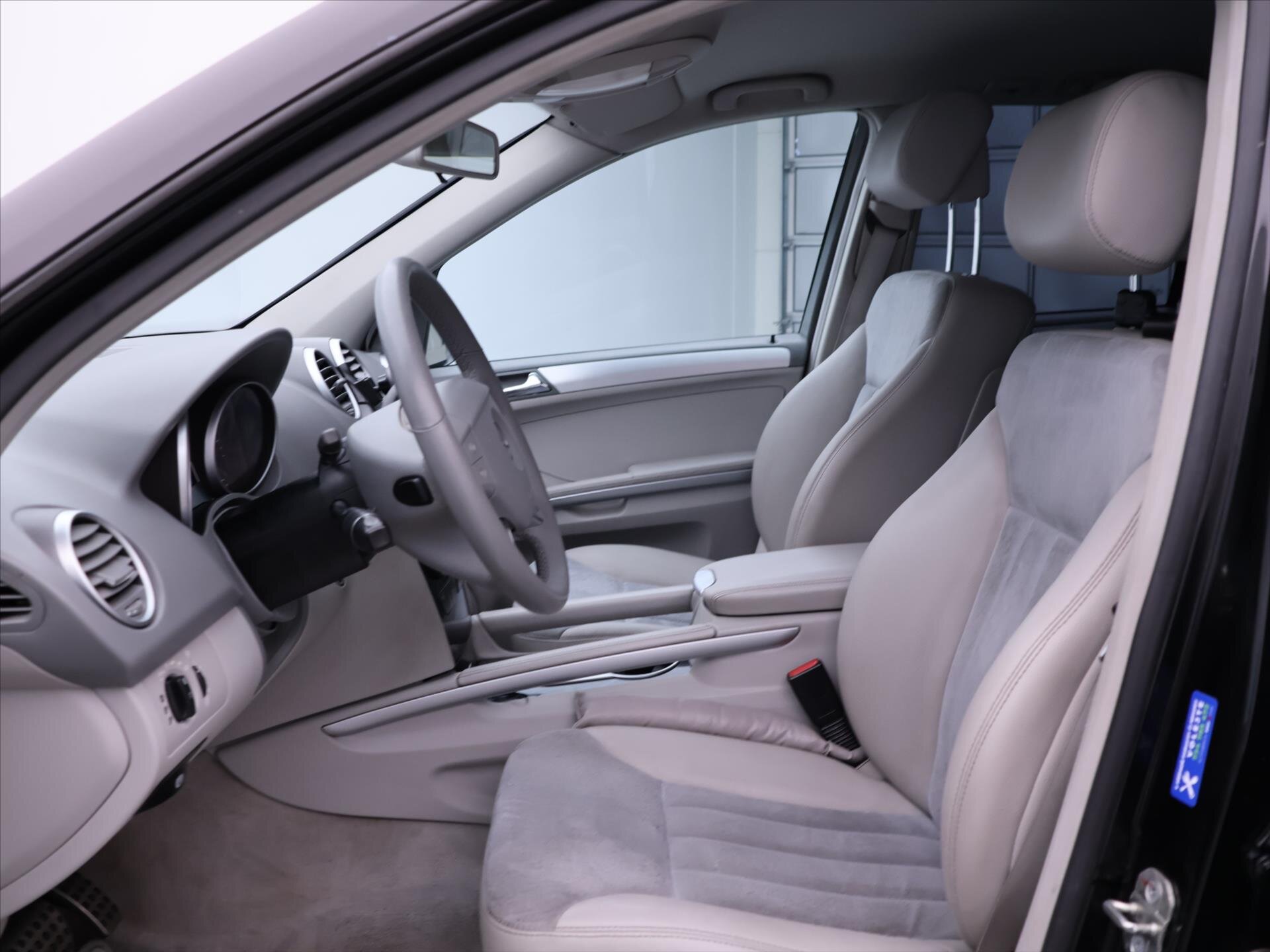 Mercedes-Benz Třídy M SUV 3,2 l 165 kw