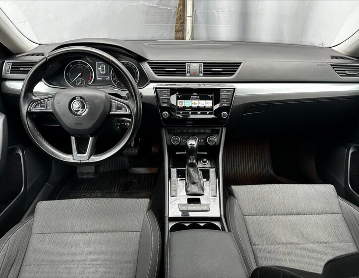 Škoda Superb Sedan / Limuzína 2,0 l 110 kw