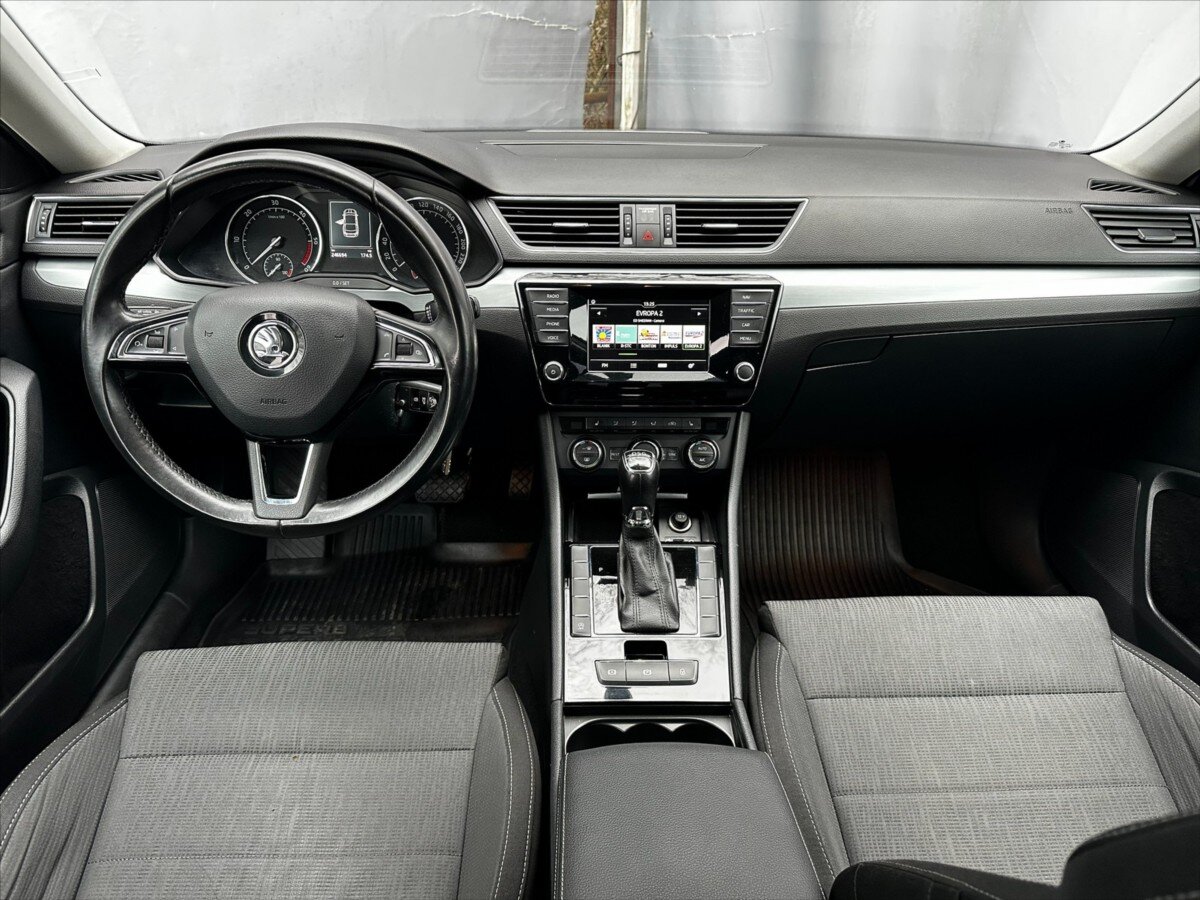 Škoda Superb Sedan / Limuzína 2,0 l 110 kw