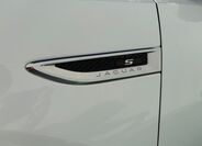 Jaguar F-Pace 21