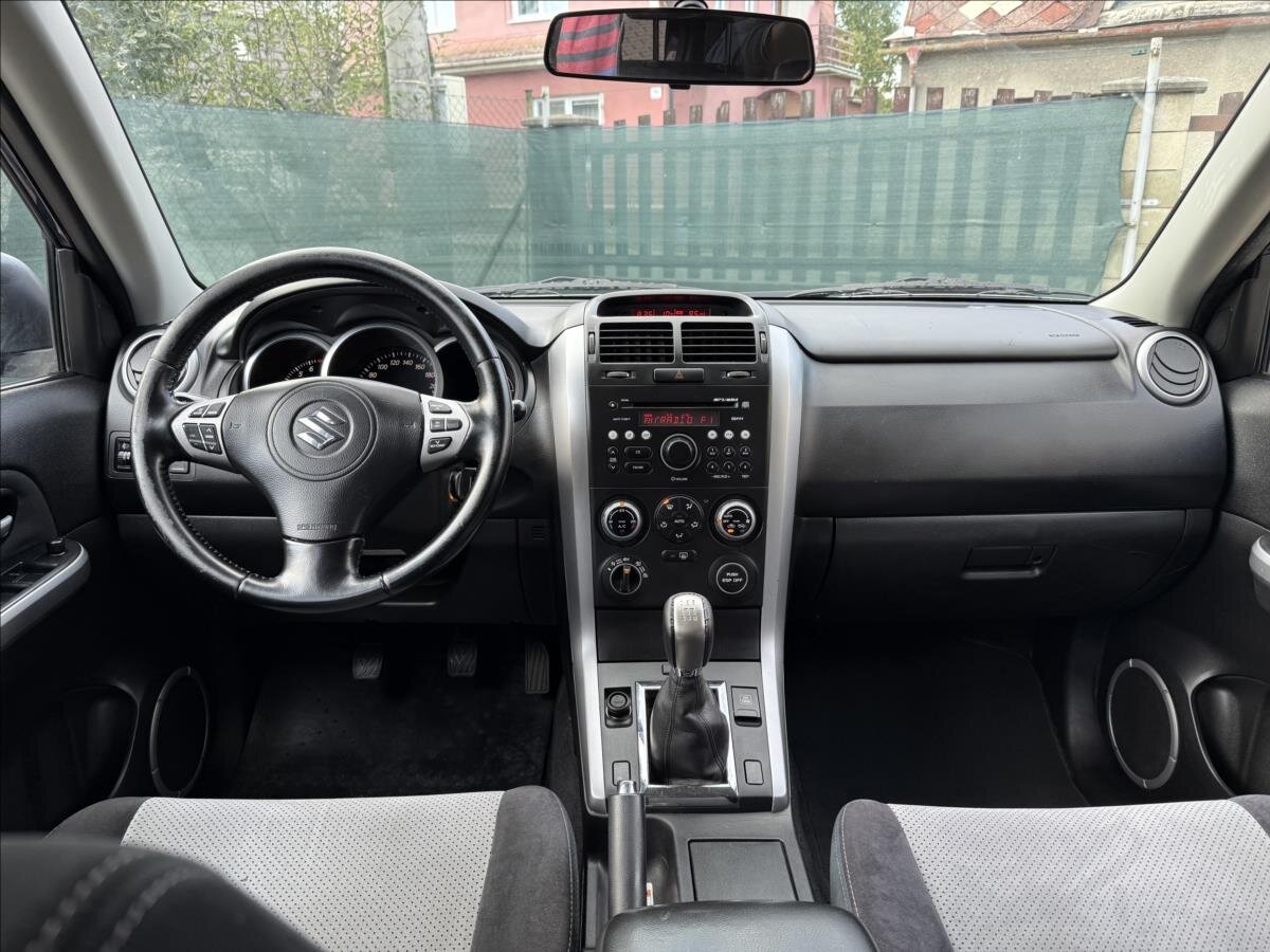 Suzuki Grand Vitara SUV / Terénní 2,0 l 103 kw