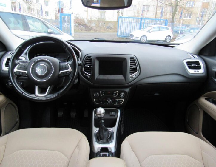 Jeep Compass SUV 1,4 l 103 kw