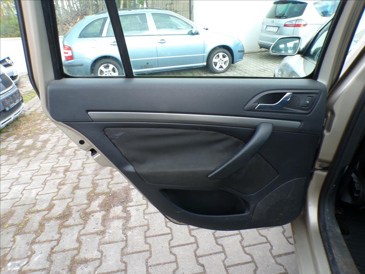 Škoda Octavia Kombi 2,0 l 103 kw