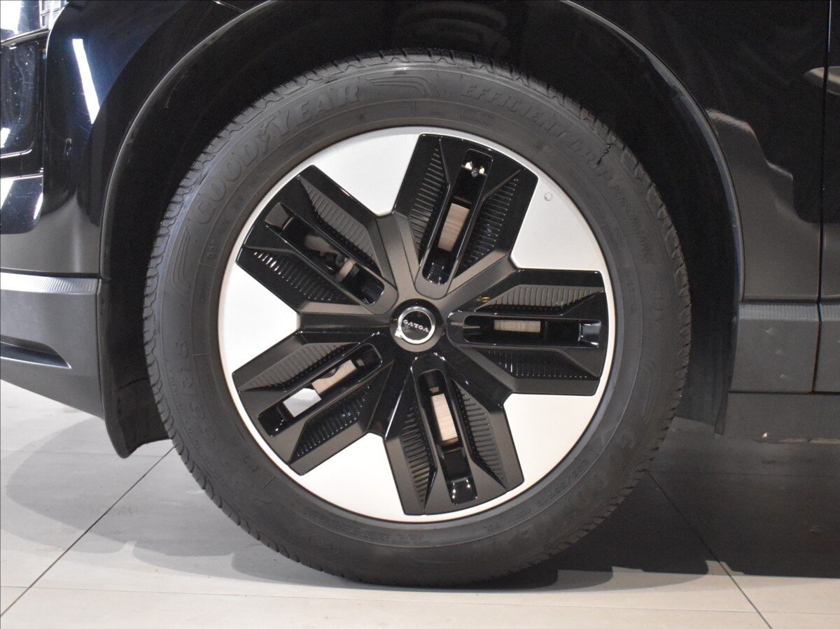 Volvo EX30 SUV / Terénní 0,0 200 kw