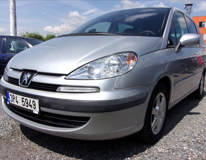 Peugeot 807 MPV 2,0 l 100 kw
