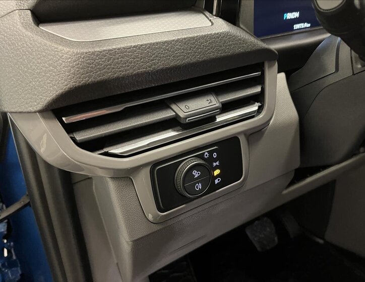 Volkswagen Caravelle 19