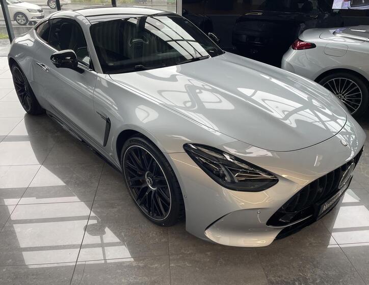Mercedes-Benz AMG GT 4