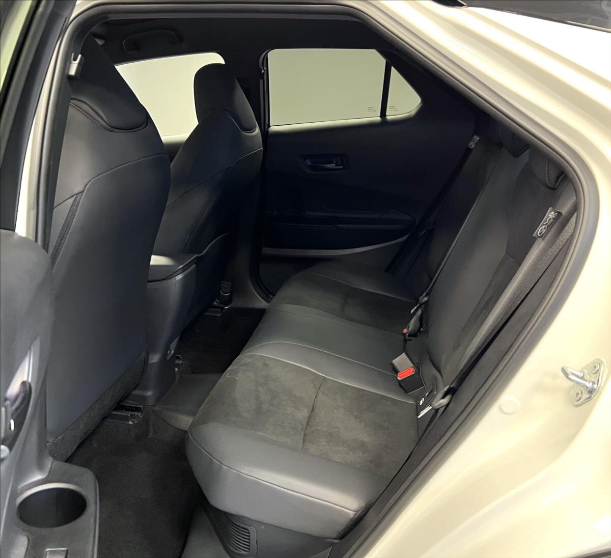 Toyota C-HR Hatchback 2,0 l 111 kw