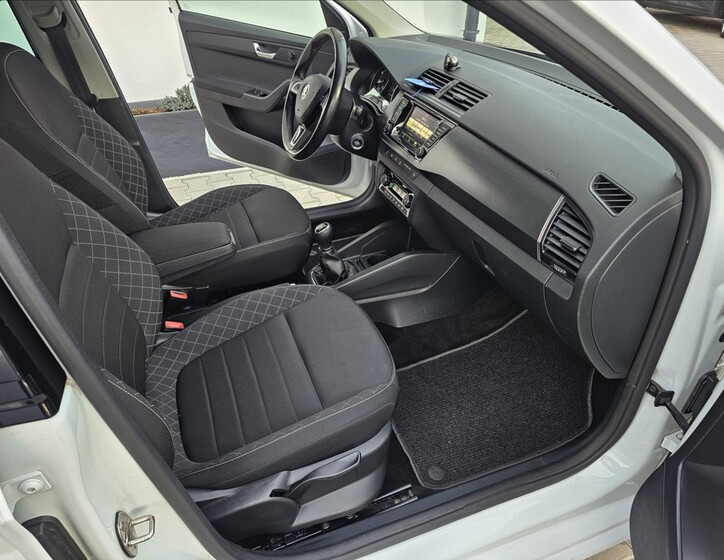 Škoda Fabia 33