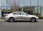 Lexus ES 300h 4
