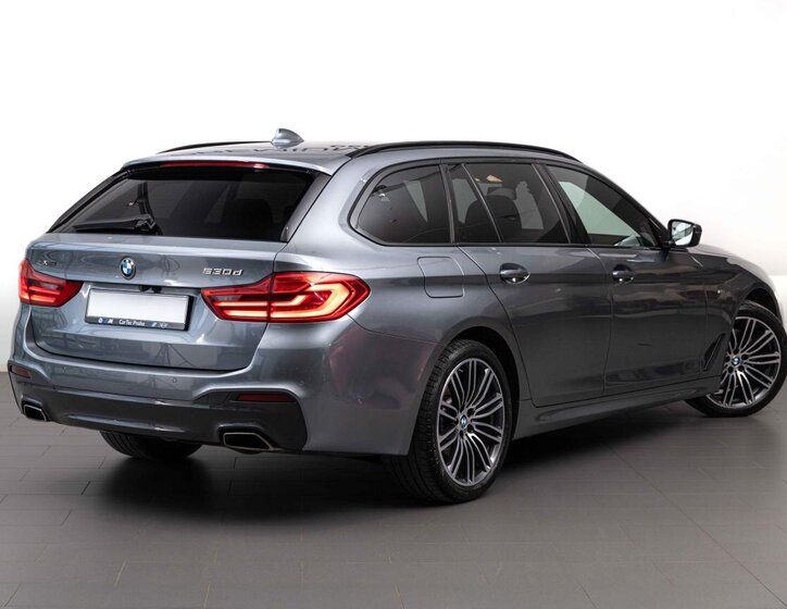 BMW Řada 5 Kombi 3,0 l 195 kw
