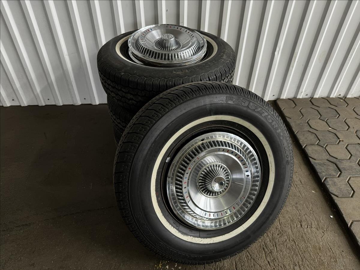 Ford Thunderbird Kupé 6,4 l 224 kw