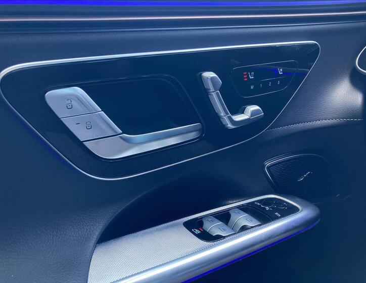 Mercedes-Benz EQE 18